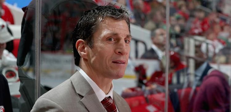 Главный тренер «Каролины» оштрафован за критику судей