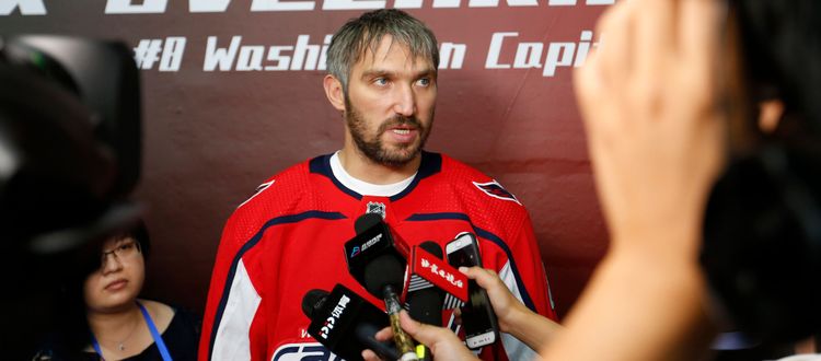 Комментатор Николаев назвал Овечкина легендарным ветераном, который доигрывает карьеру