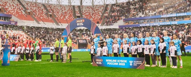 Фанат ЦСКА пришел на завтрак «Зенита» и пожелал игрокам поражения в финале Кубка России