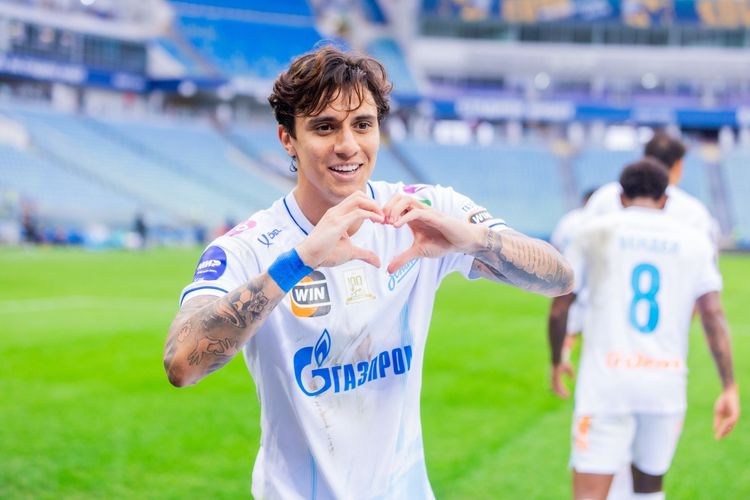 «Легко соглашусь провести всю карьеру в «Зените». Большое интервью Густаво Мантуана