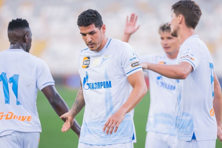 У «Зенита» хотят забрать одного из лидеров. Новая проблема для Семака