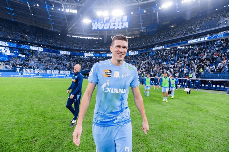 «Если забью гол, буду праздновать». Как Соболев играл за «Зенит» против «Спартака»