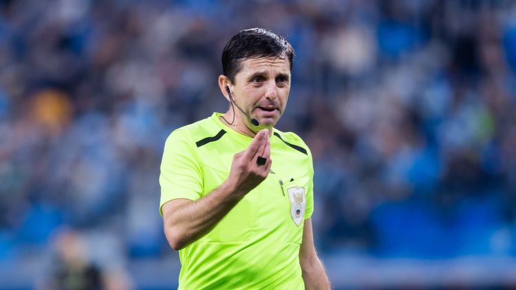 Арбитр Кукуян ошибочно назначил пенальти в ворота махачкалинского «Динамо» в матче с «Зенитом»