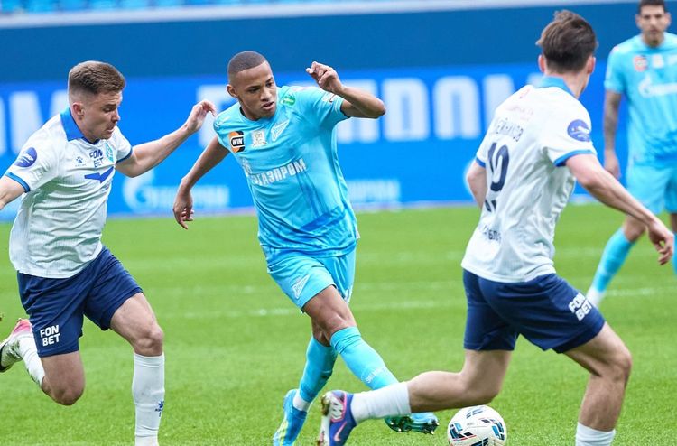 Семак: Давление висело в воздухе до финального свистка