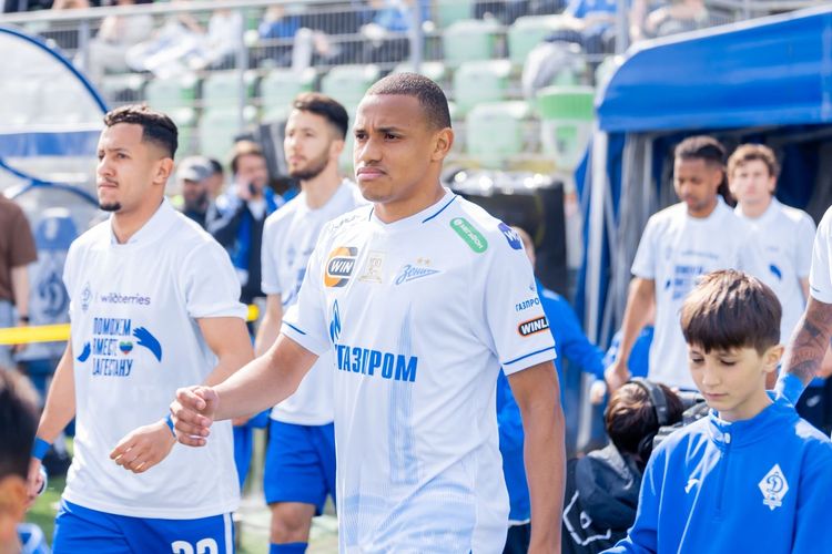 «Краснодар» и «Зенит» показывают чемпионскую игру - Лангович