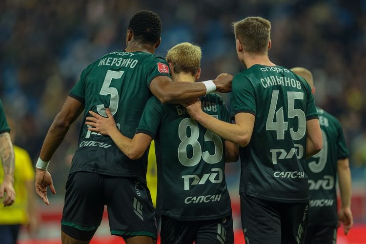 Гибкий ум Галактионова и свежий взгляд на трансферы. Почему взлетел «Локомотив»?