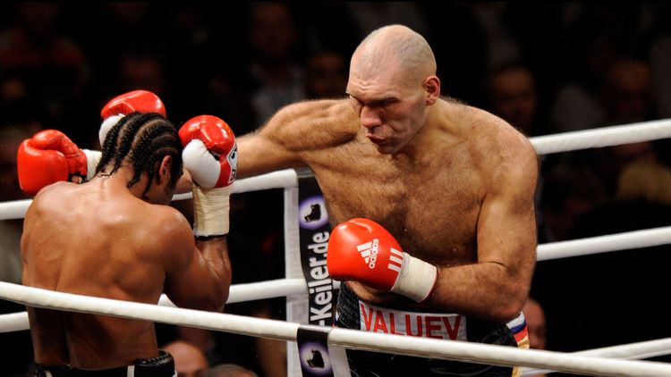 Валуев выступил против возвращения пива на стадионы