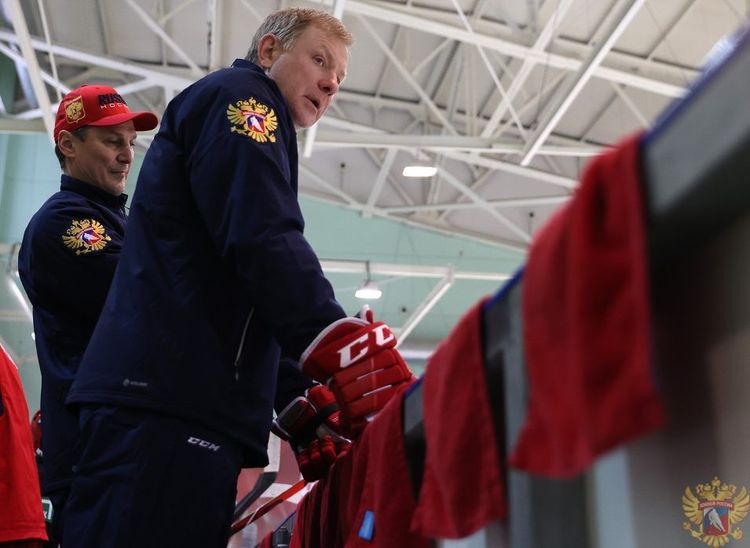 Кто должен возглавить сборную России вместо Алексея Жамнова?