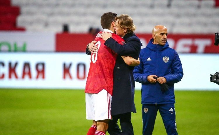 Хватит жалеть Карпина. Сборная России – его последний шанс на перезагрузку карьеры