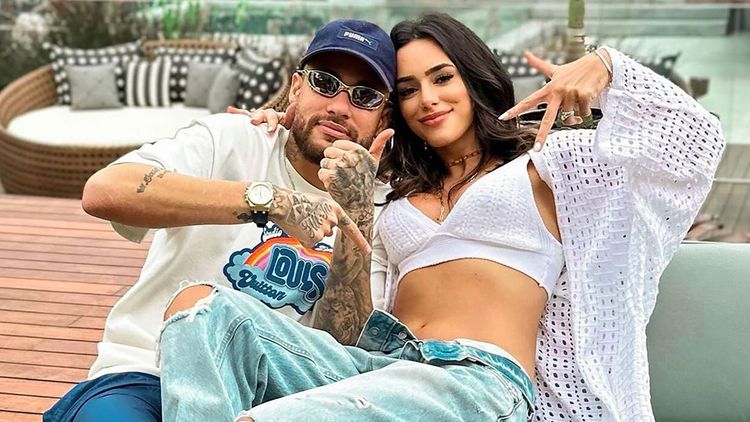 Неймара невозможно изменить! Его беременной девушке оказалось проще разрешить ему измены