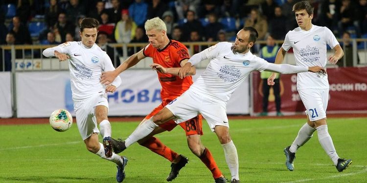 Погребняк заболел COVID-19, Кикнадзе рассказал, почему не продлили Семина и другие новости дня