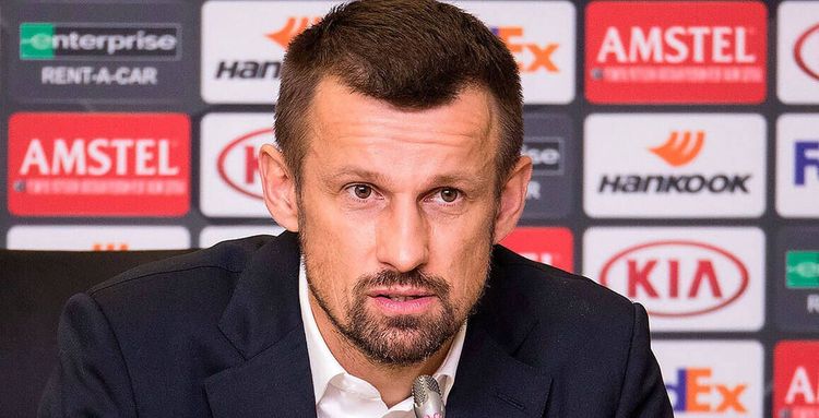 «Набиуллин не попал в заявку по решению главного тренера». Сергей Семак объяснился за поражение от «Вильярреала»