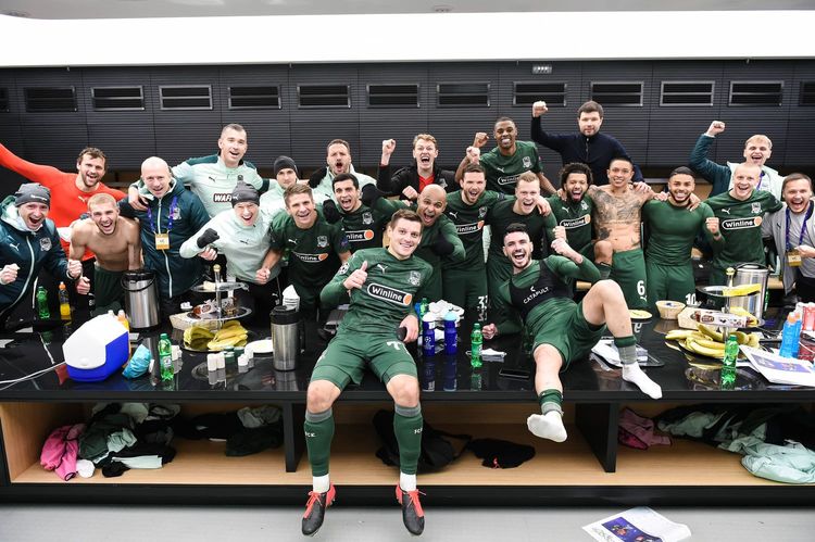 Интервью с режиссером фильма о «Краснодаре». Юрий Шаров назвал Кабеллу актером для Голливуда и подтверждает, что Галицкий не давил на Мусаева