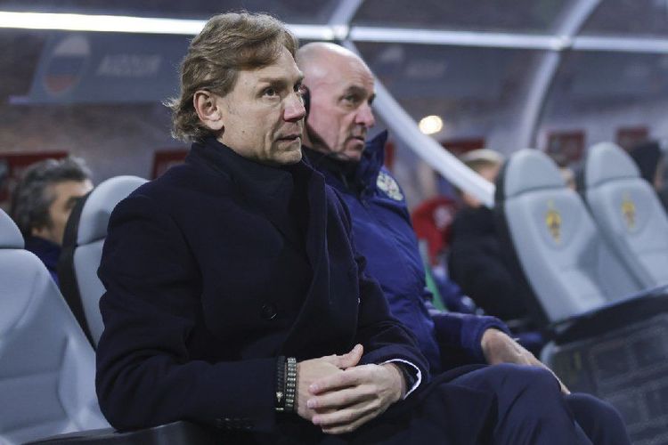 В решающий момент Карпин согласился с Черчесовым. Но опытной сборной России не хватает Дзюбы