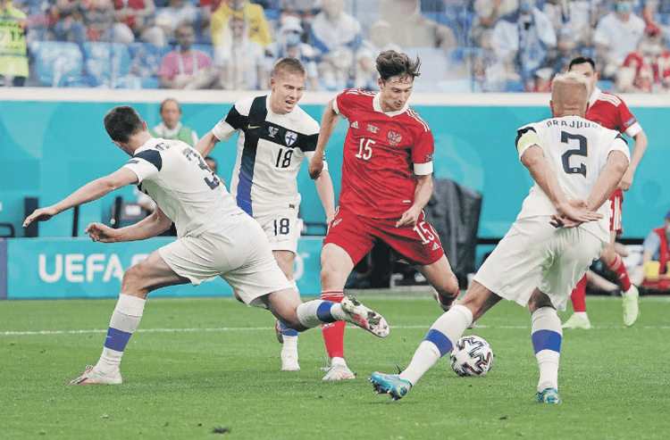 Европейский футбол в городе на Неве и яркие победы под флагом ОКР