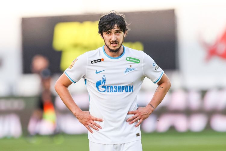 «Байер» спасает «Зенит» от застоя. Трансферы на вход сделают команду сильнее