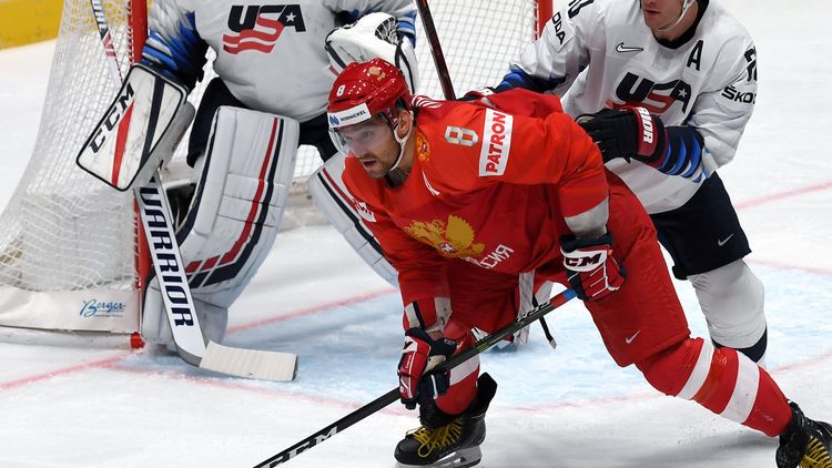 Скейтбордист Тони Хоук поздравил Овечкина с 900-й шайбой в НХЛ