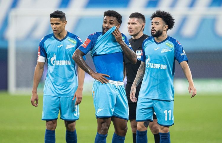 Необъяснимое решение Кукуляка. Судья испортил впечатление от матча «Зенит» – «Динамо»