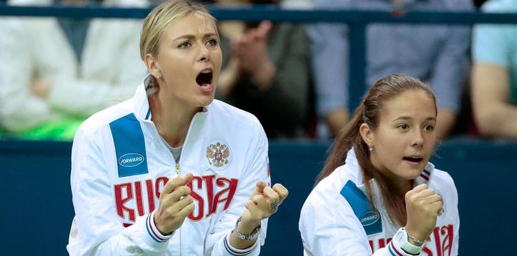 Касаткина поднимается, Шарапова опускается