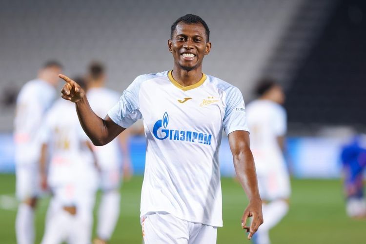 Семак разгромил Слуцкого, испортив бывшему начальнику новый год