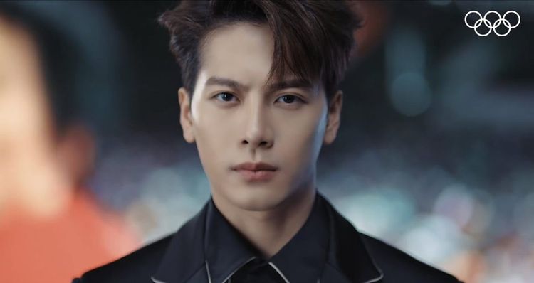 Кто такой Джексон Ван, который выступит перед матчем «МЮ» – «Ливерпуль». Он сам был спортсменом