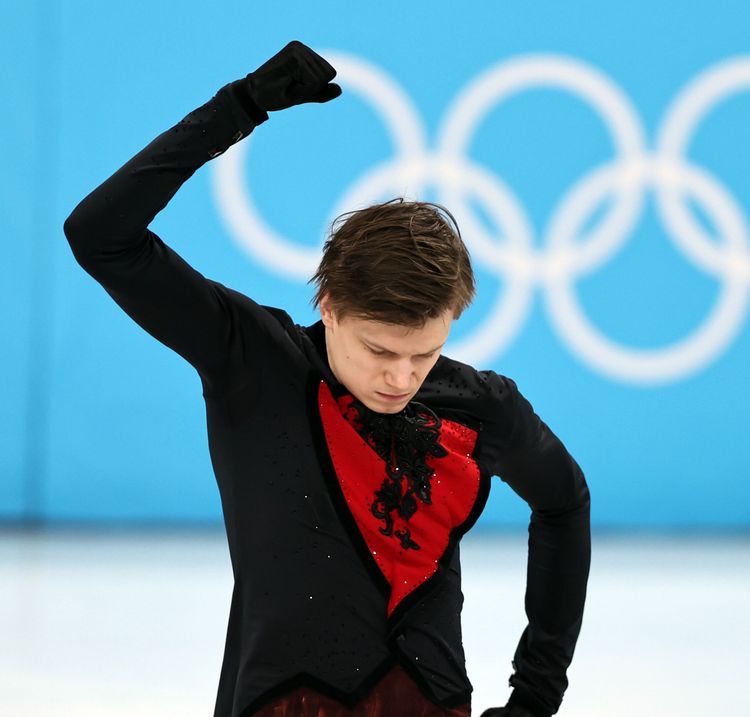 Дизайнер о костюме Евгения Семененко: Побитый, но не сломавшийся