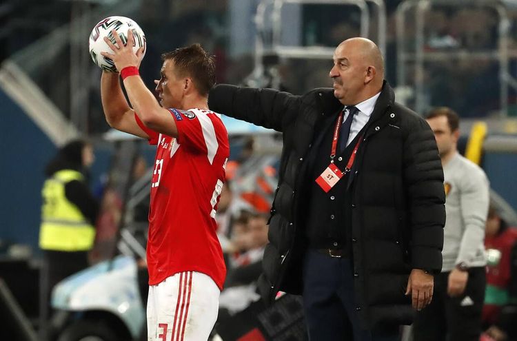 Почему РФС поторопился с продлением контракта Станислава Черчесова