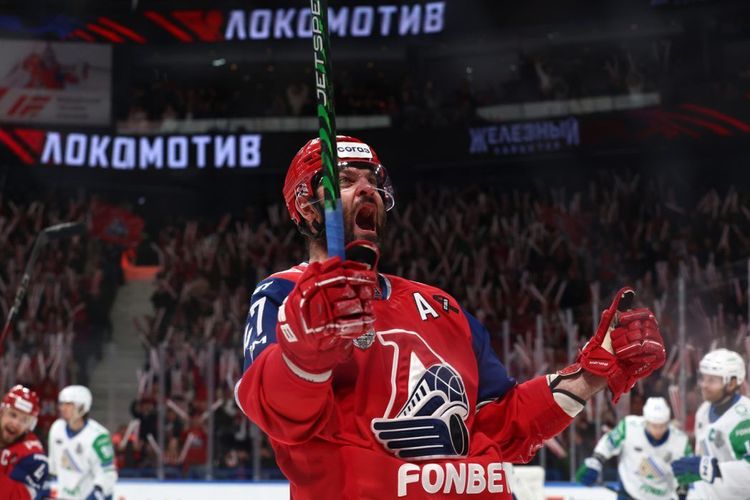 «Локомотив» продлил контракт с Радуловым на один сезон