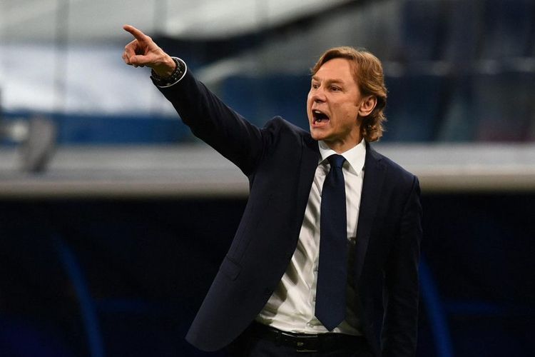 Сейчас у России нет сборной. Не факт, что она появится к марту