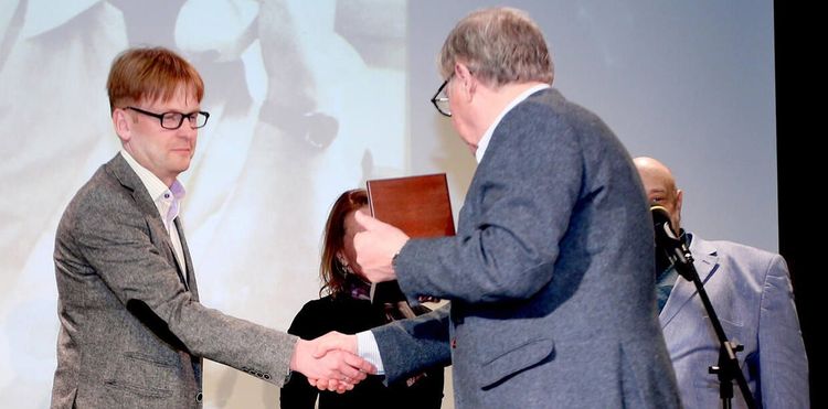 Давид Трактовенко награжден медалью Виктора Набутова