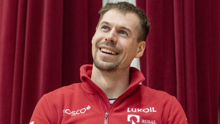 «Надо было уступить сегодня». Сергей Устюгов проиграл лыжероллерную битву, но остался доволен