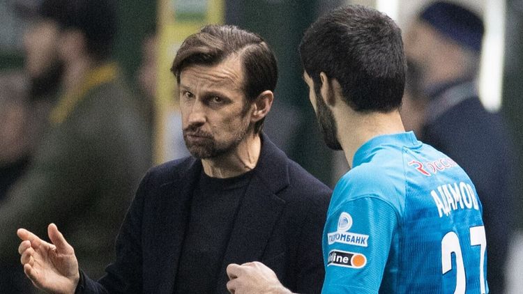 Дедушка Адамова: Семак – неплохой тренер, но почему-то из «Зенита» уезжают российские футболисты
