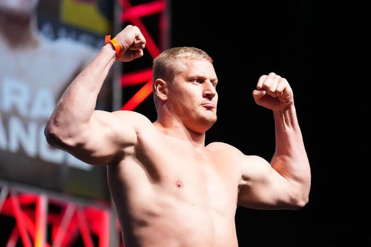 Претендентский бой Павловича под вопросом. Российский боец UFC может выйти в октагон не раньше 2024 года