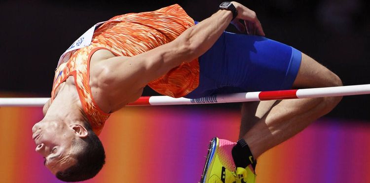 Серебряный призер чемпионата России Илья Иванюк: До рекорда Хольма осталось 8 сантиметров