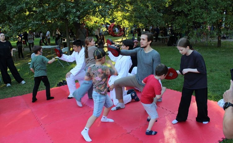 Спорт на Большом семейном фестивале в парке 300-летия