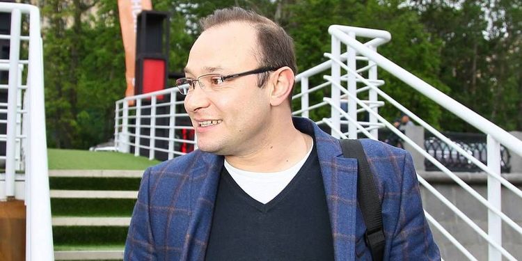 Интервью Константина Генича – о жизни без трансляций, походе на улицу в маске и скуке в самоизоляции