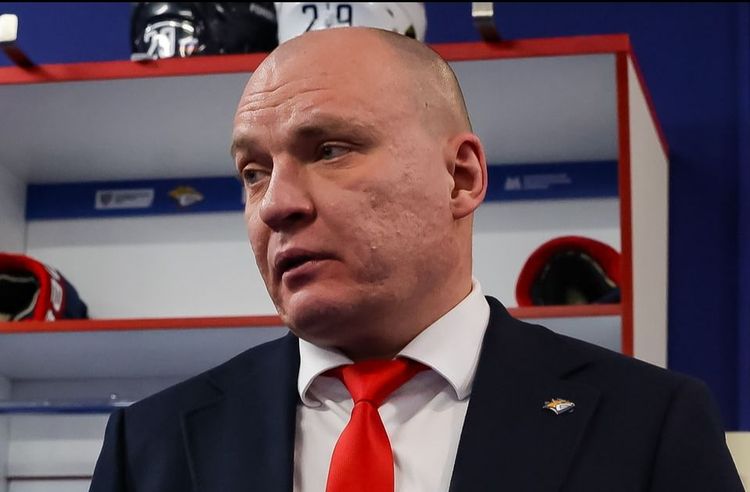 Крикунов: Руководство «Металлурга» доверяет Разину, он - отличный тренер