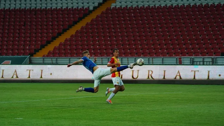 «Балтика» привыкает к стадионам РПЛ: команда Игнашевича в ливень уступила «Алании»