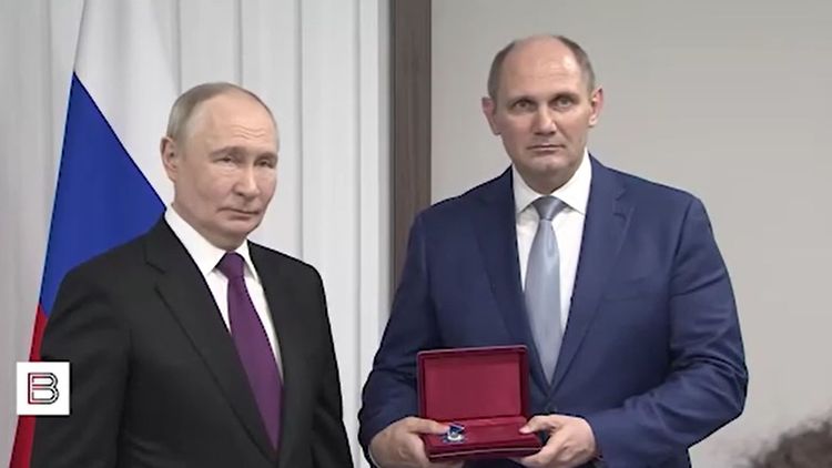 Путин вручил орден Почета коллективу Федерации дзюдо Санкт-Петербурга