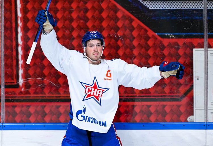 Ларионов выгнал с тренировки нападающего СКА Михаила Воробьева