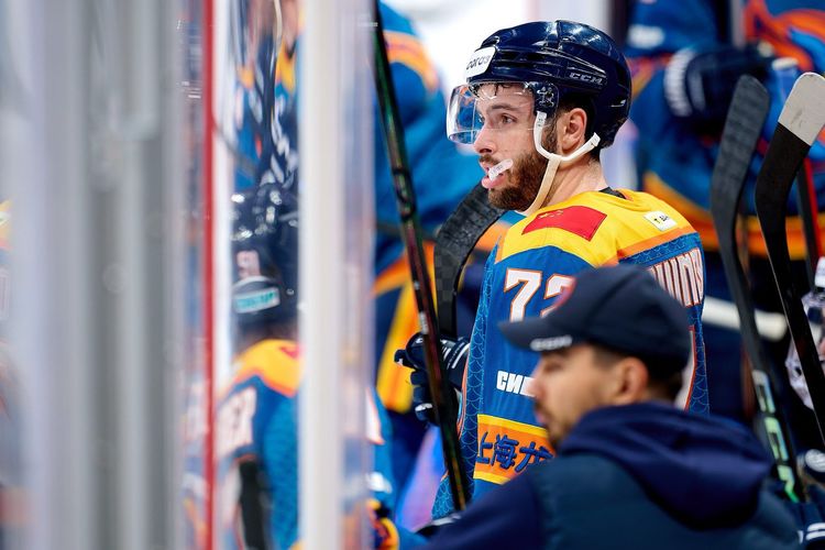 «Невыход в плей-офф – это не провал». Итоги сезона от форварда «Шанхая» Куинни