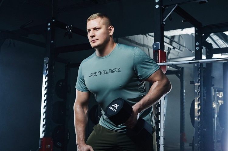 Следующий российский чемпион UFC? Биография Сергея Павловича