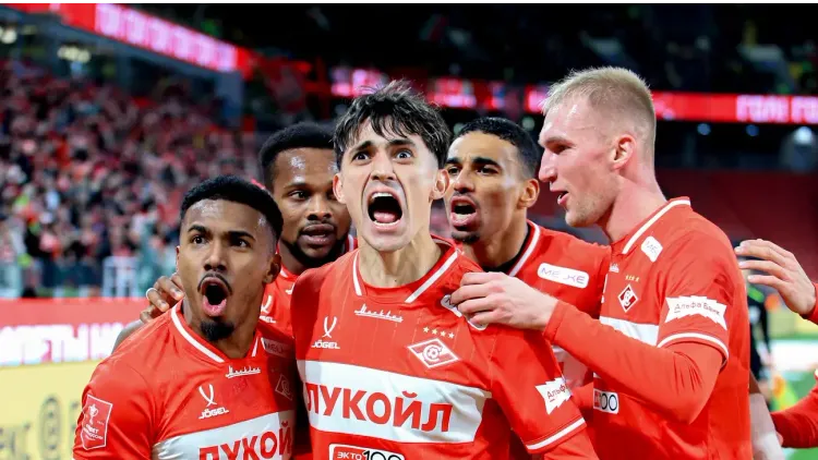 «Игроки, за которых миллионы платят, должны взять под контроль мяч и как-то хоть подержать». Ловчев — об игре «Спартака»