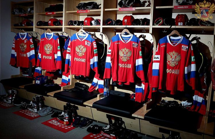 Тихонов: Над нами издеваются. На месте хоккеистов уехал бы из НХЛ и создал свою лигу