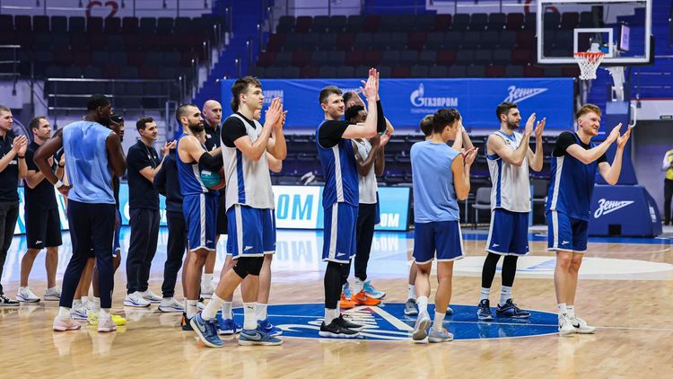 Медведев посчитал деньги «Зенита». На презентации бросили вызов ЦСКА и показали Секулича