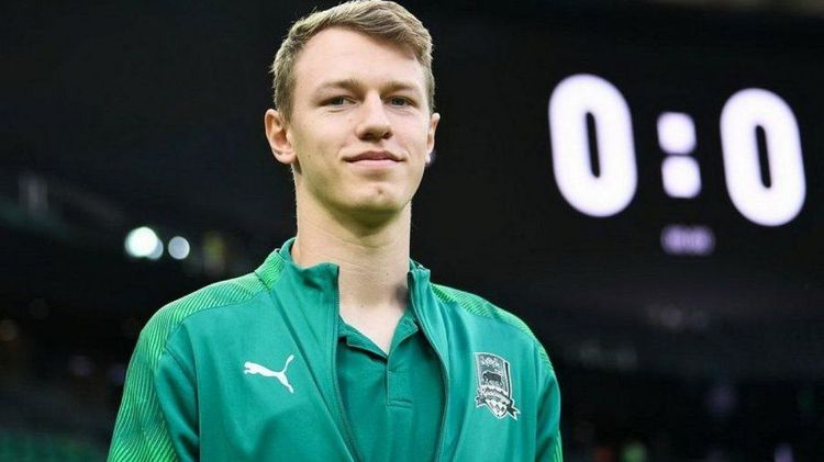 Трансфер Сафонова в «Зенит» все менее вероятен: подробности