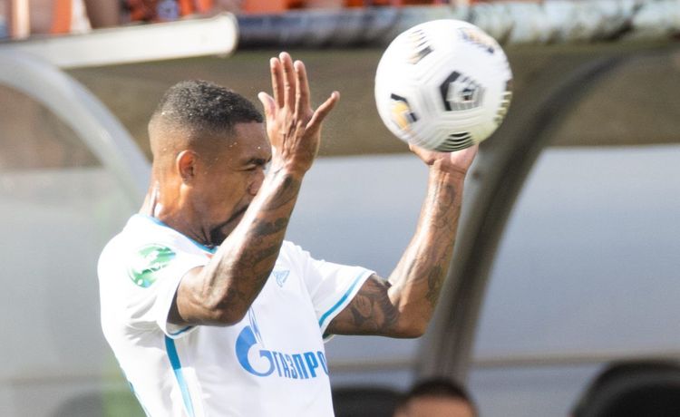 «Зенит» продолжает мучиться на чужих полях. Даже «Факел» смог остановить чемпиона!