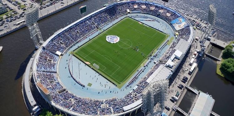 «Сатурн-1991», «Спартак» и «Бавария». Десять самых памятных матчей на «Петровском»