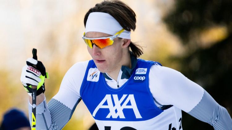 Коростелев завоевал первую медаль российских лыжников на международных стартах с момента отстранения