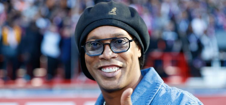 Роналдиньо и Кака могут сыграть за сборную Бразилии в матче легенд против команды России